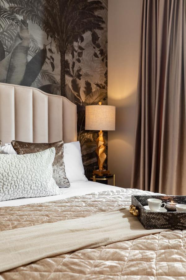 Qult - Orient Express Apartment